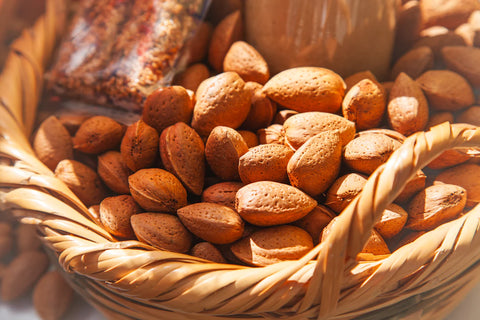 Proteinreiche Snacks für unterwegs Nährstoffpower für Sportler